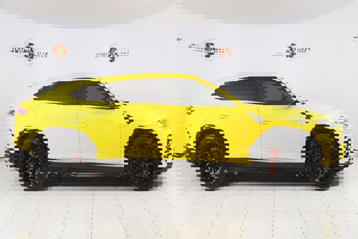 Used 2019 Lamborghini Urus image 2