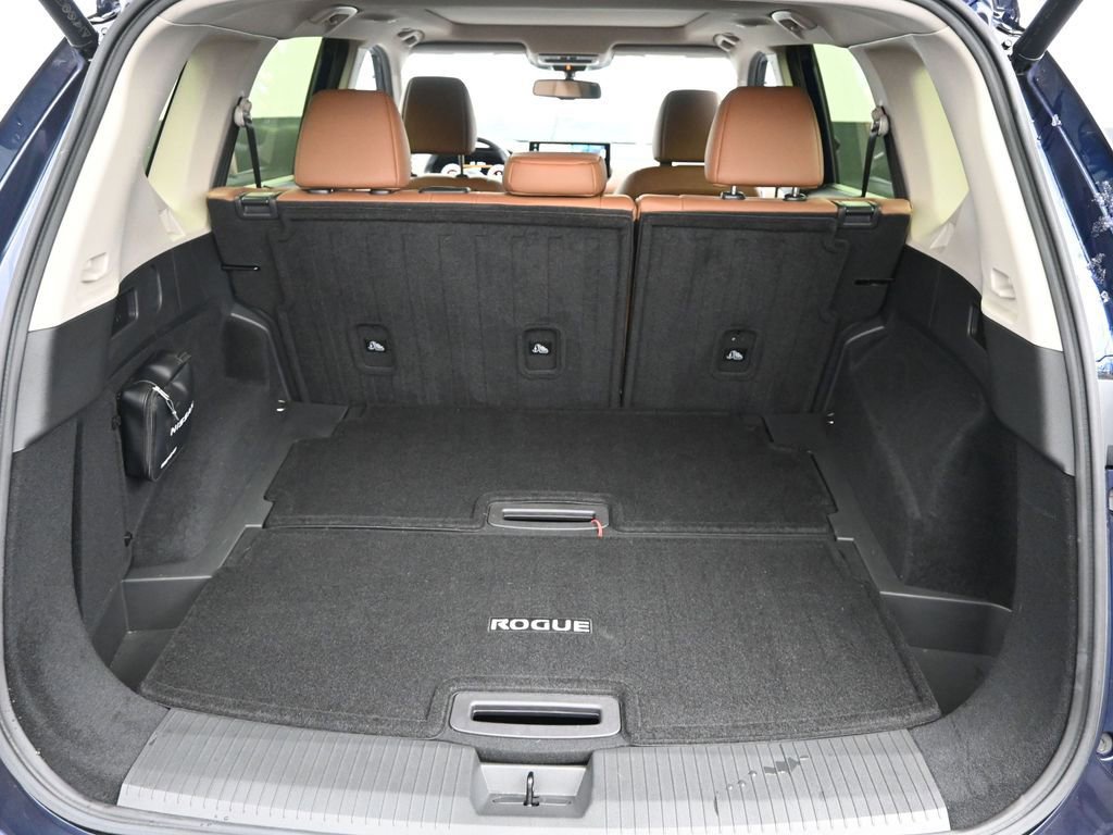 Used 2024 Nissan Rogue Platinum w/ Platinum Premium Package image 11