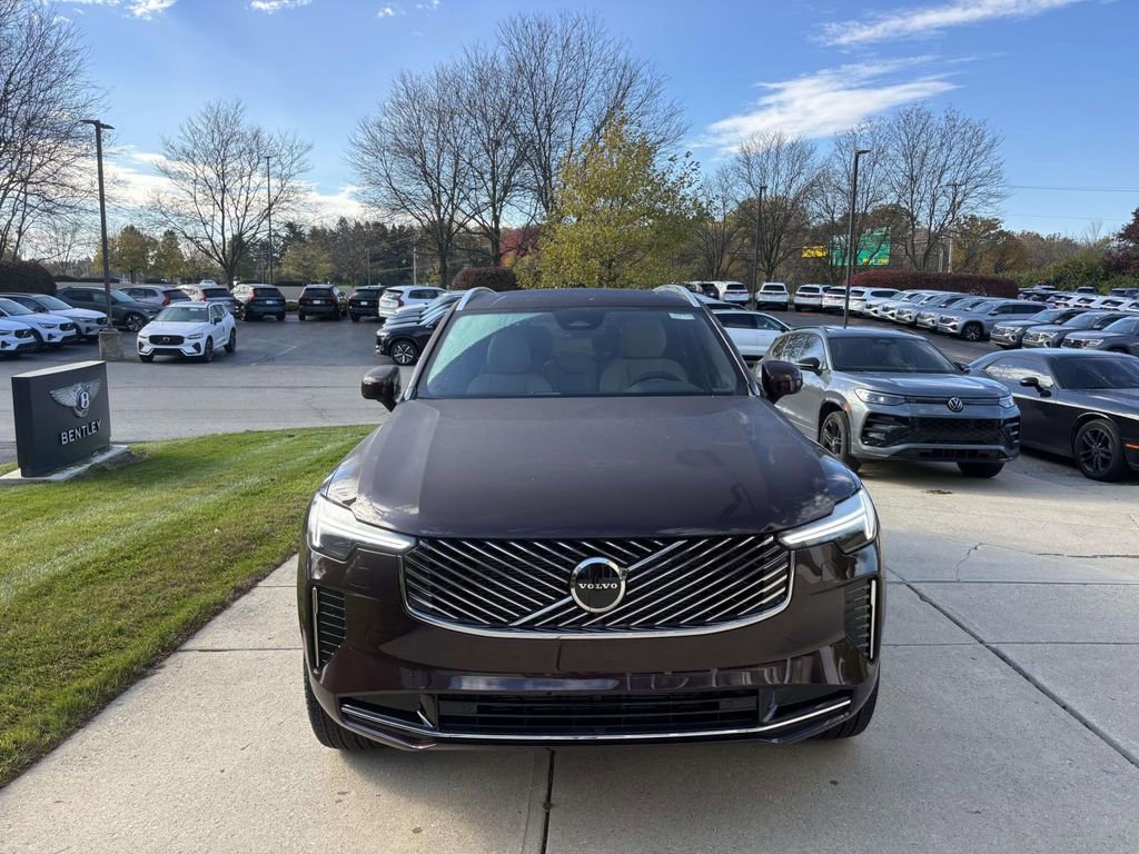 New 2026 Volvo XC90 B5 Core w/ Protection Package Premier image 2