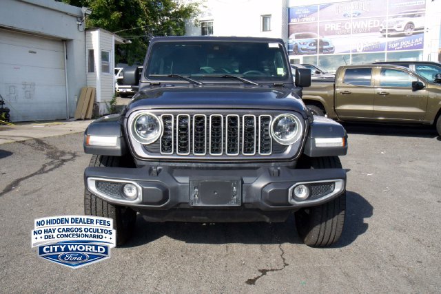 Used 2025 Jeep Wrangler Unlimited Sahara w/ Safety Group AWD/4WD image 2