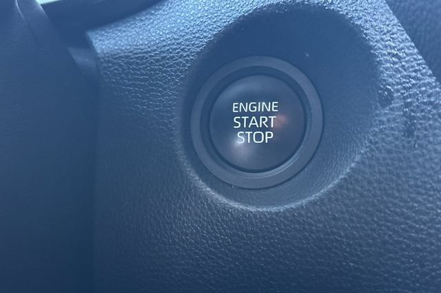Certified 2025 Toyota Corolla Cross XLE FWD image 27