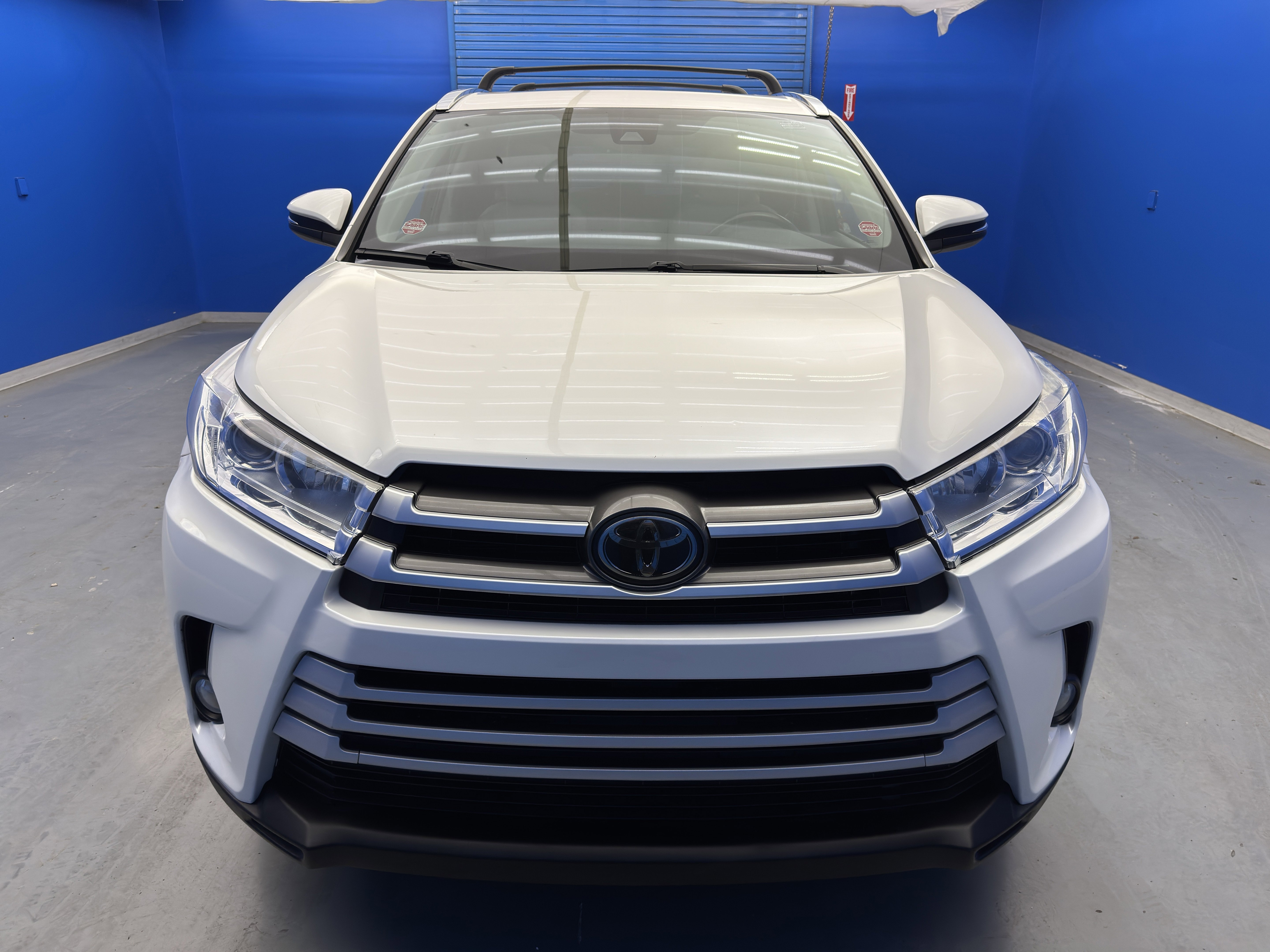 Used 2019 Toyota Highlander XLE image 3