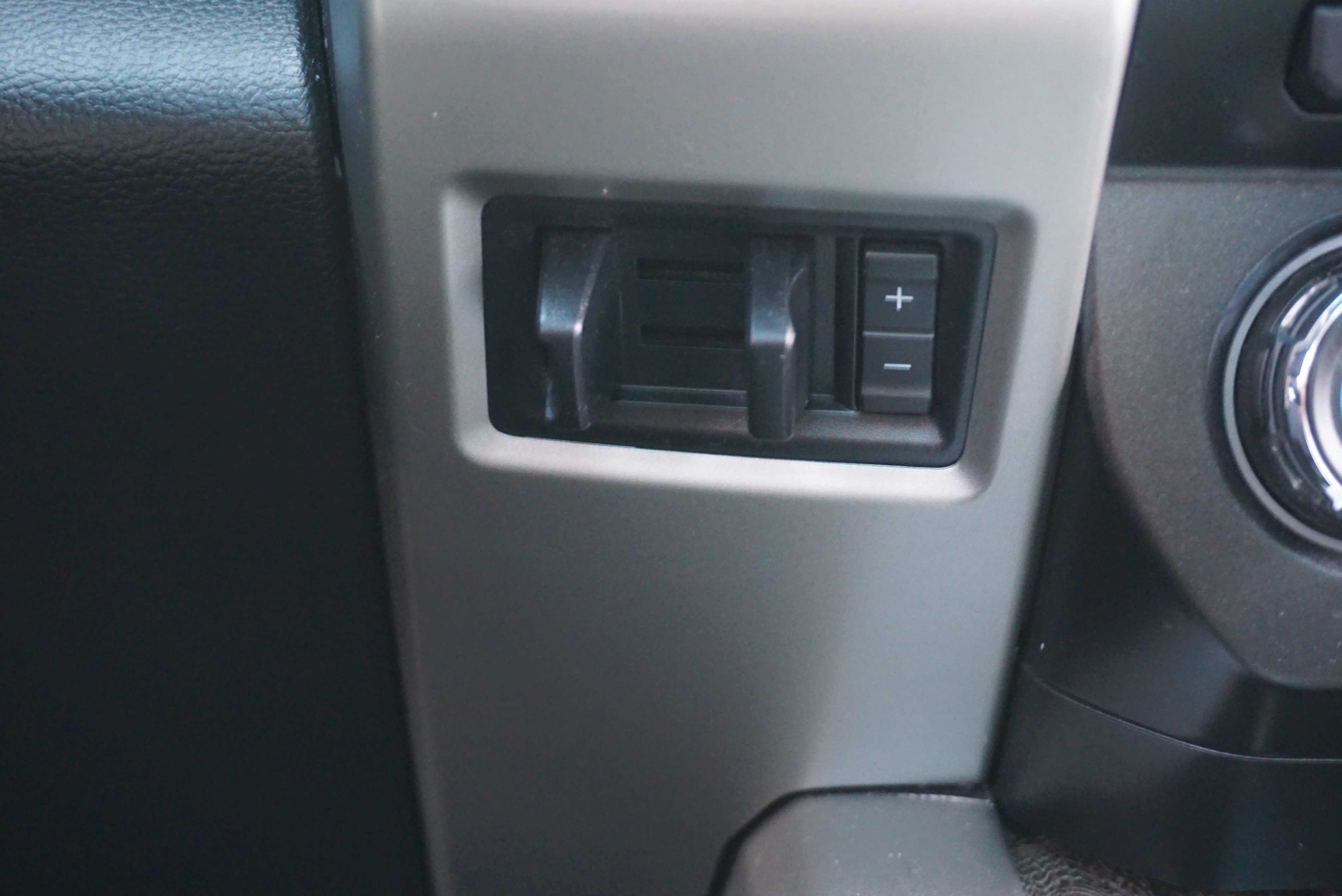 Used 2017 Ford F250 Lariat w/ FX4 Off-Road Package image 13