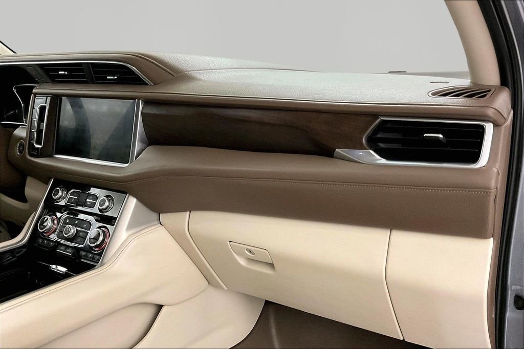 Used 2021 GMC Yukon Denali w/ Advanced Technology Package AWD/4WD image 23