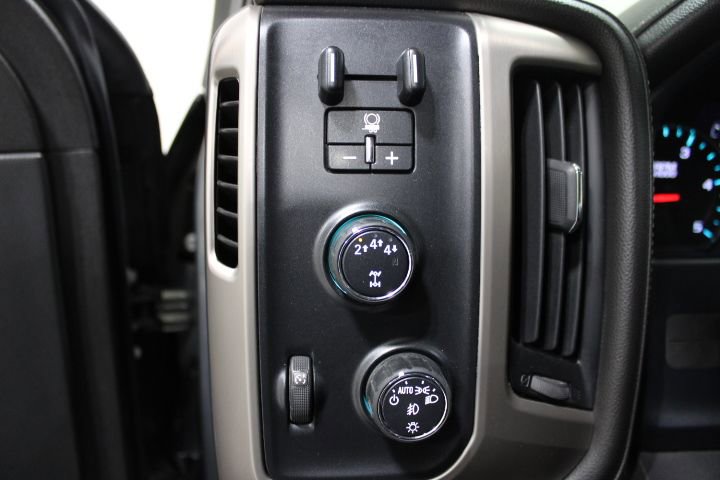 Used 2017 GMC Sierra 2500 Denali w/ Duramax Plus Package AWD/4WD image 42