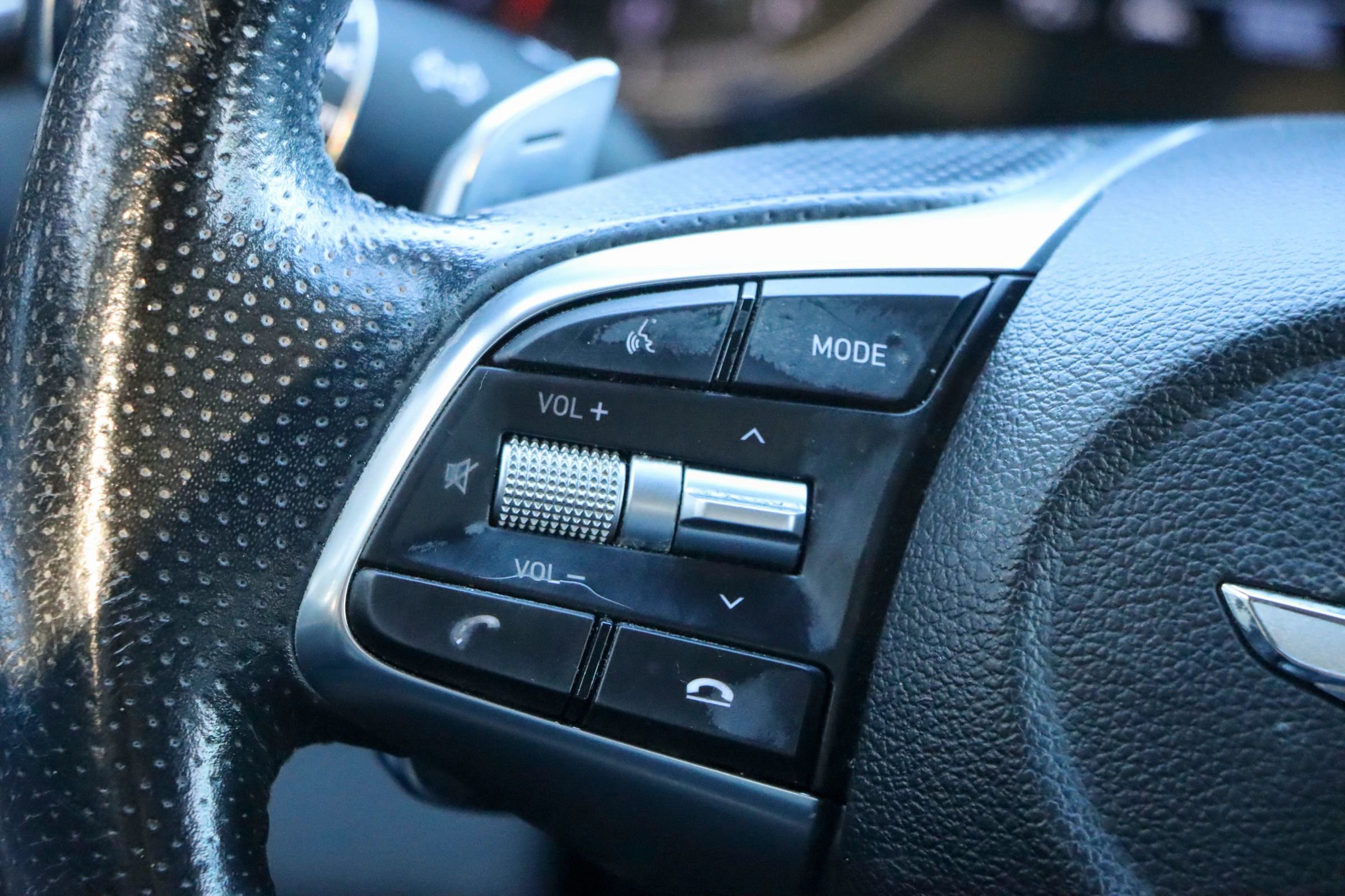 Used 2019 Genesis G70 2.0T Advanced image 27