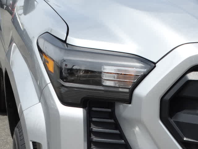 Certified 2024 Toyota Tacoma SR5 AWD/4WD image 5