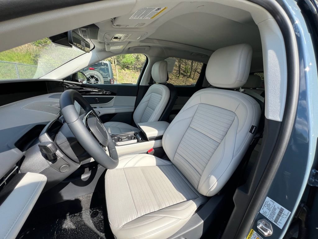 New 2026 Lincoln Nautilus Reserve w/ Jet Appearance Package AWD/4WD image 17
