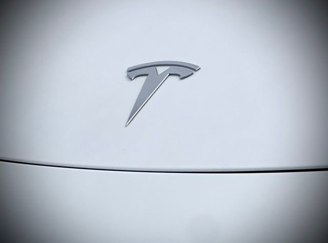 Used 2024 Tesla Model Y Performance image 4