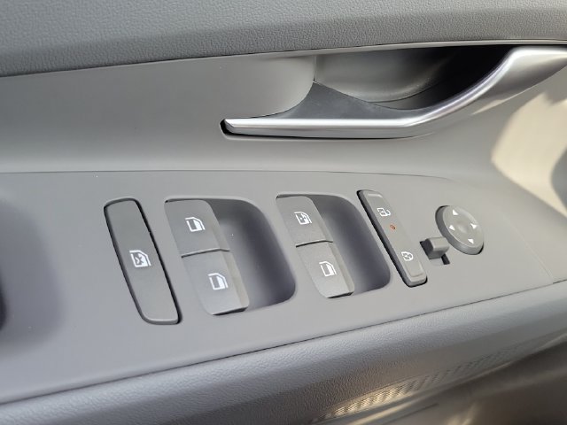 New 2026 Hyundai Elantra Sport FWD image 18