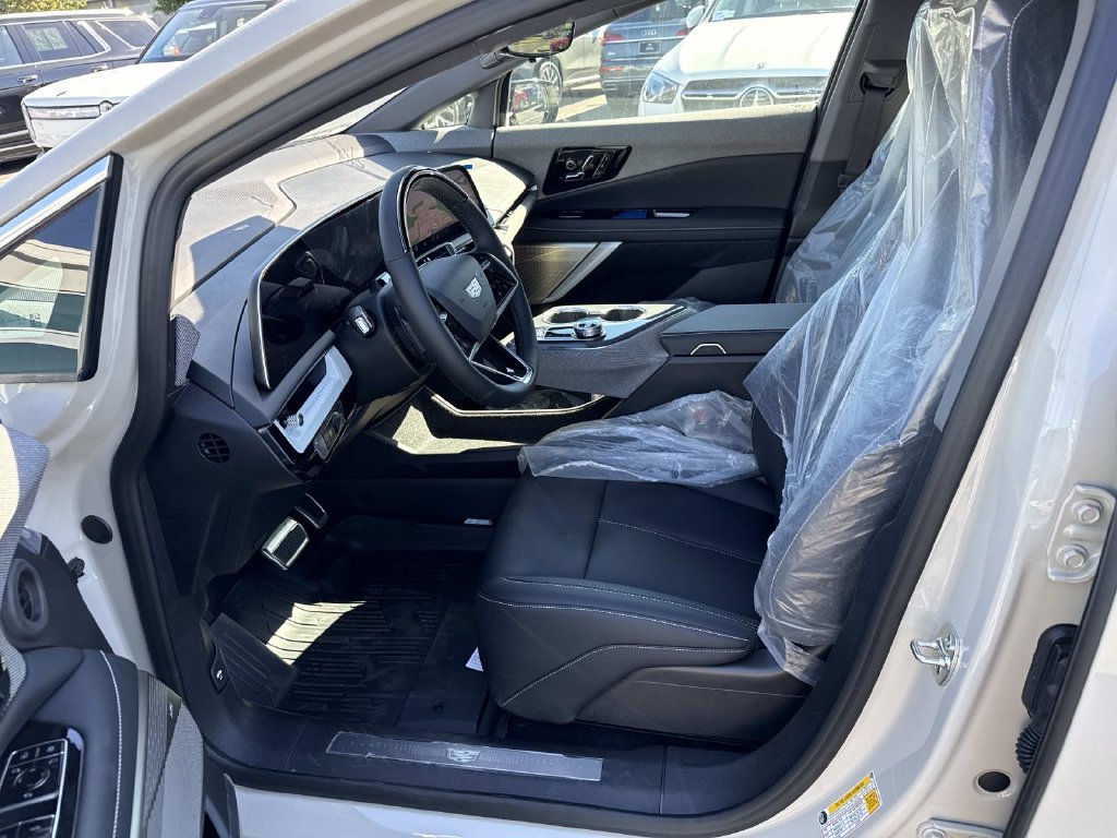 New 2027 Cadillac Optiq Luxury RWD image 8