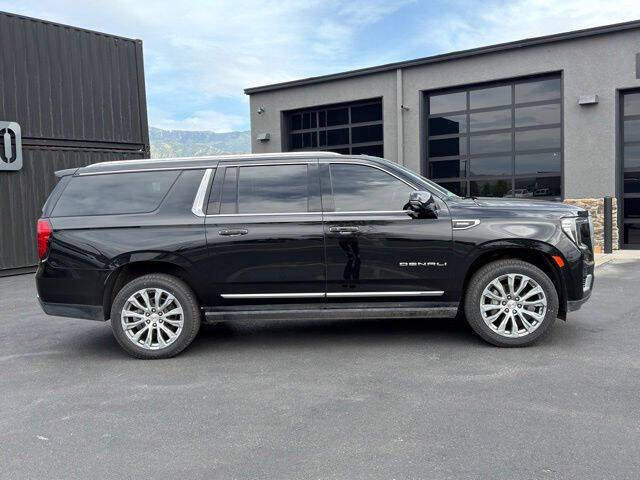 Used 2023 GMC Yukon XL Denali AWD/4WD image 4