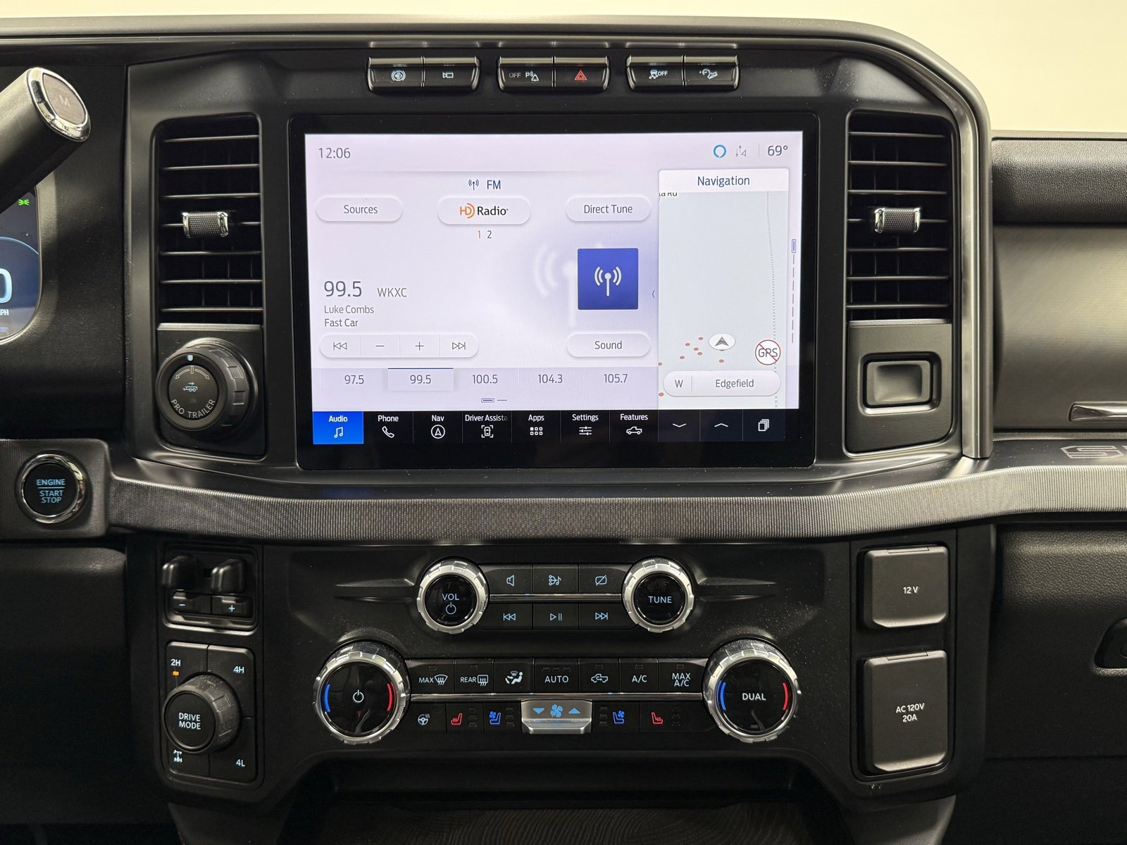 Used 2024 Ford F350 Platinum image 32