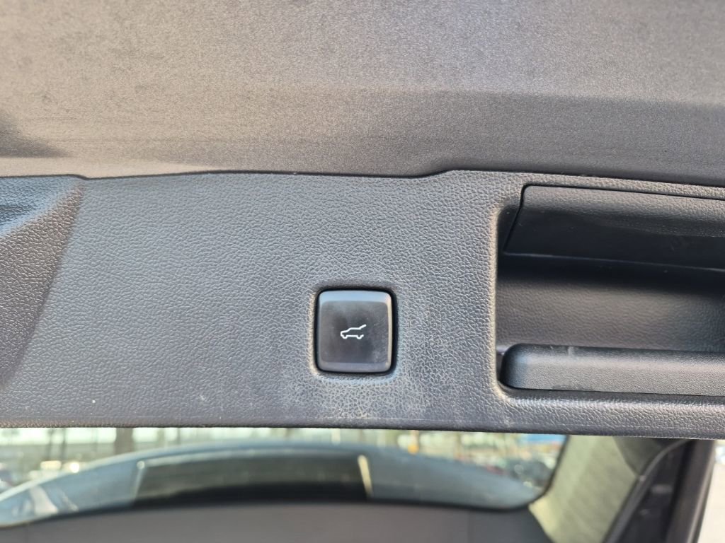 Used 2022 Ford Escape SEL image 16