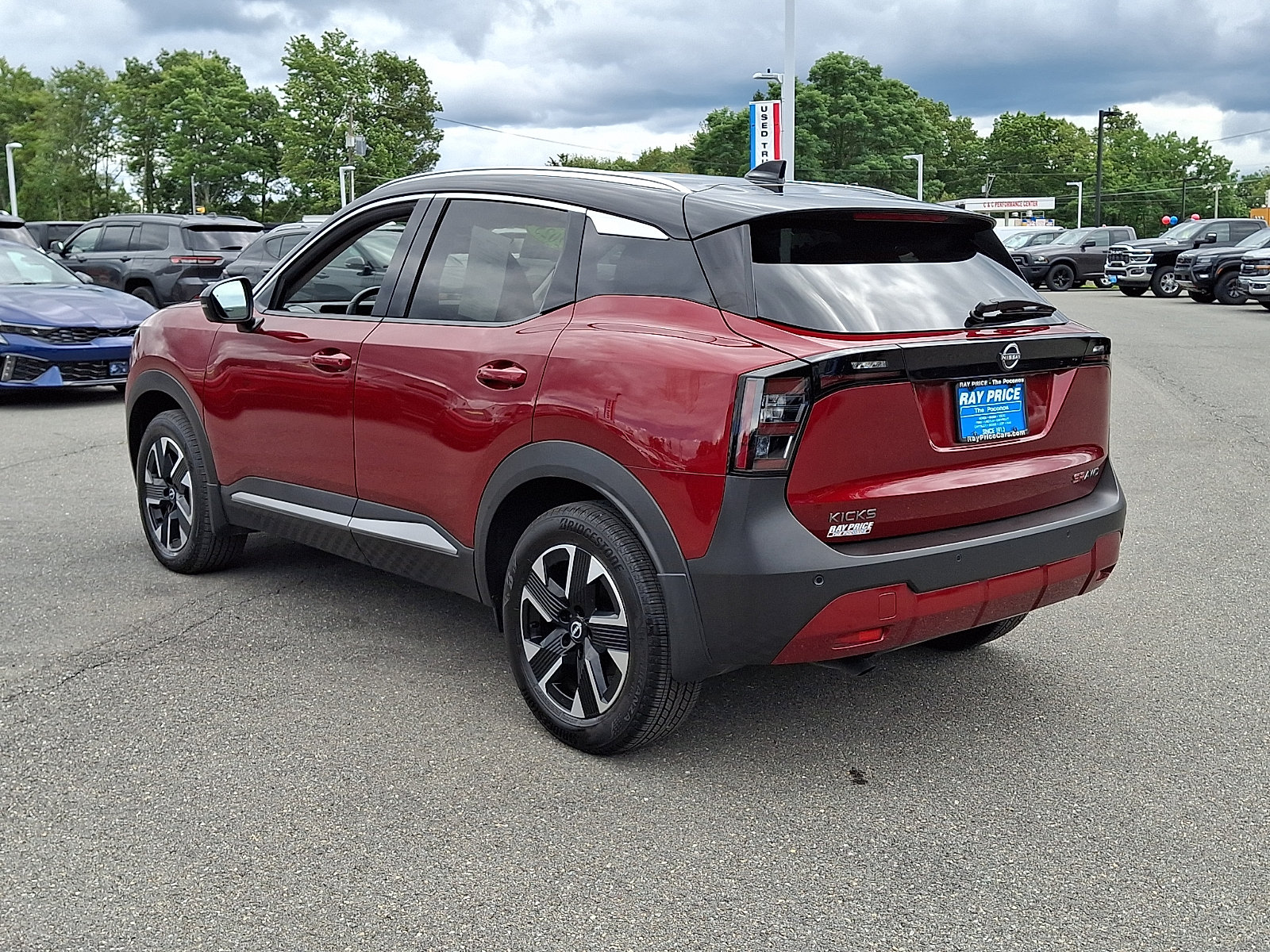 Used 2025 Nissan Kicks SR AWD/4WD image 4
