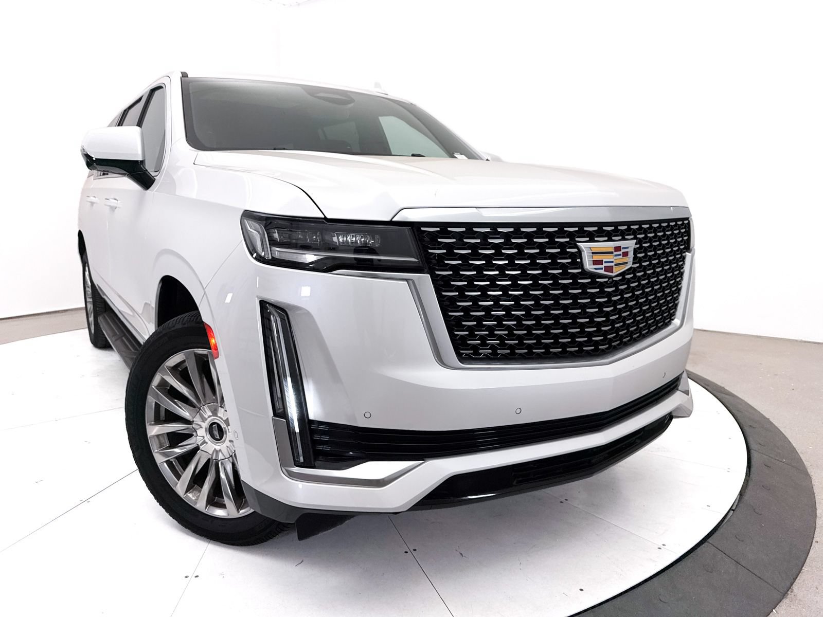 Used 2021 Cadillac Escalade ESV Premium Luxury AWD/4WD image 8