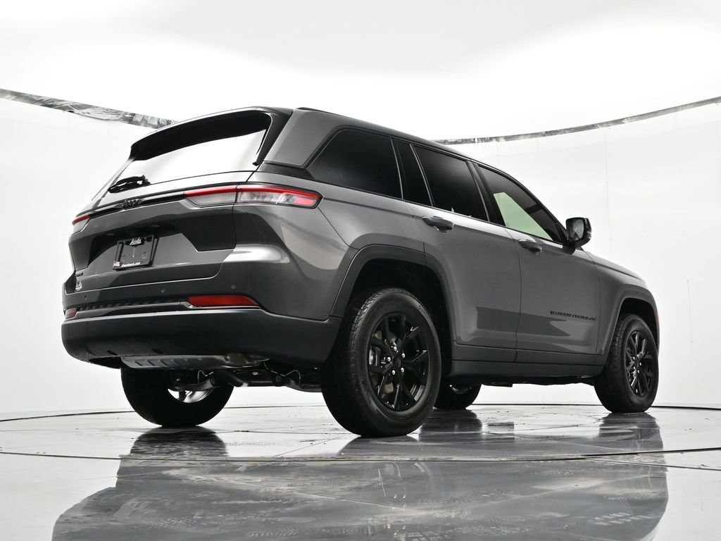 New 2025 Jeep Grand Cherokee Altitude image 42