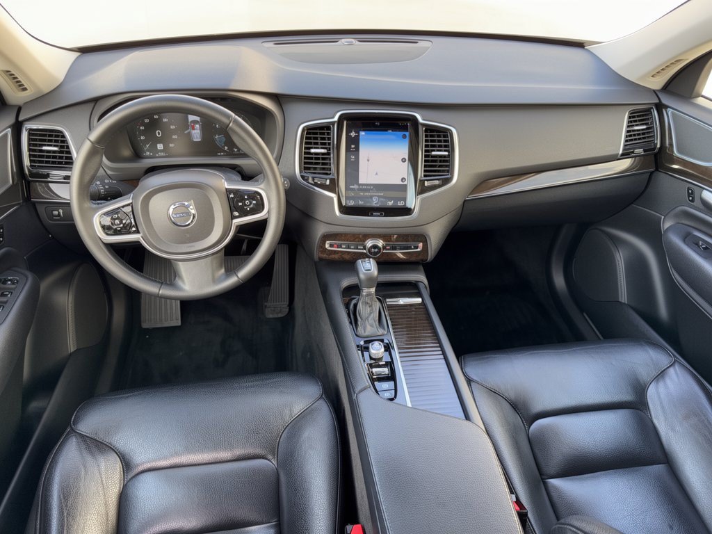 Used 2018 Volvo XC90 T6 Momentum w/ Convenience Package AWD/4WD image 17