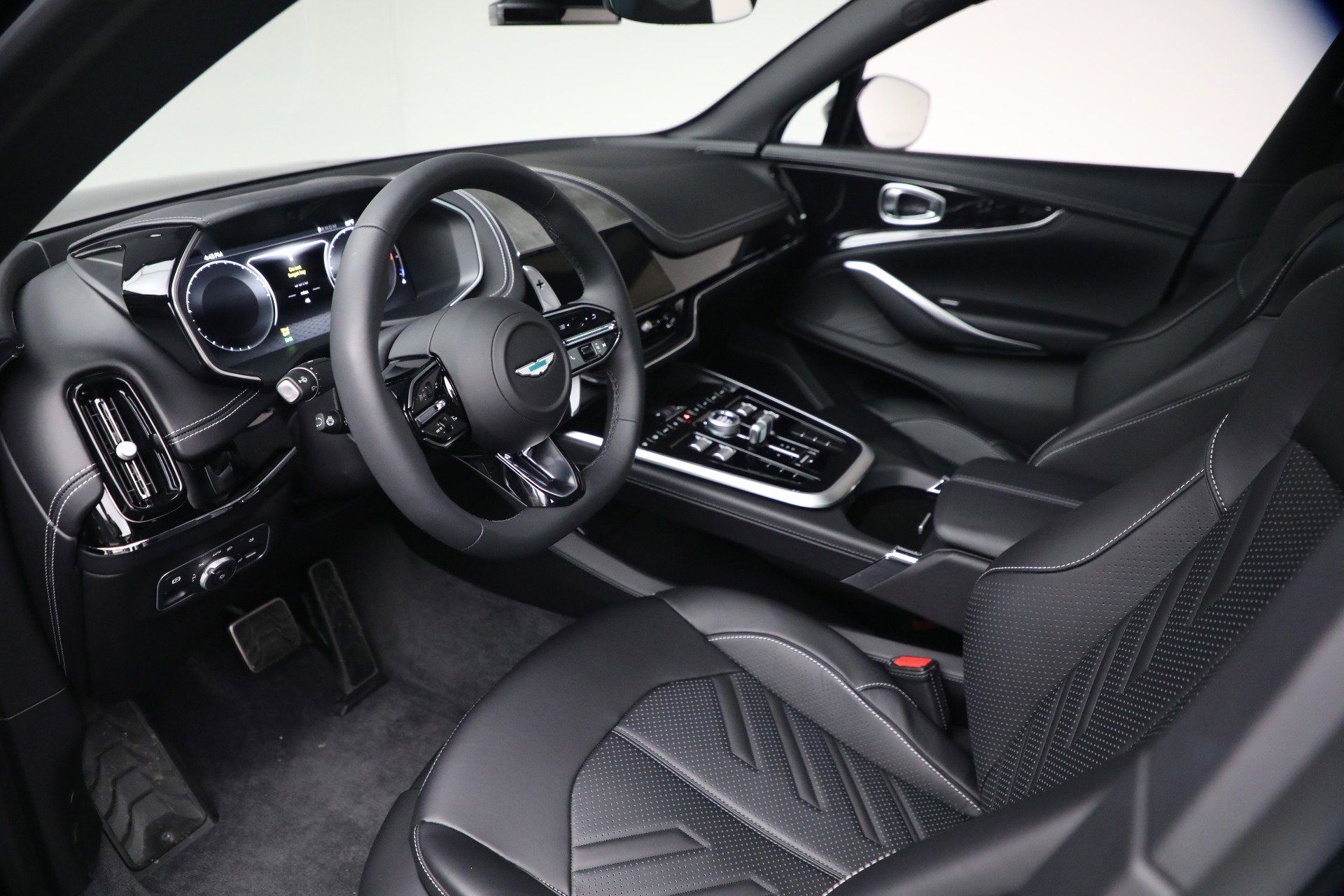 New 2026 Aston Martin DBX S image 16