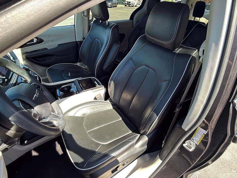Used 2023 Chrysler Pacifica Limited FWD image 21