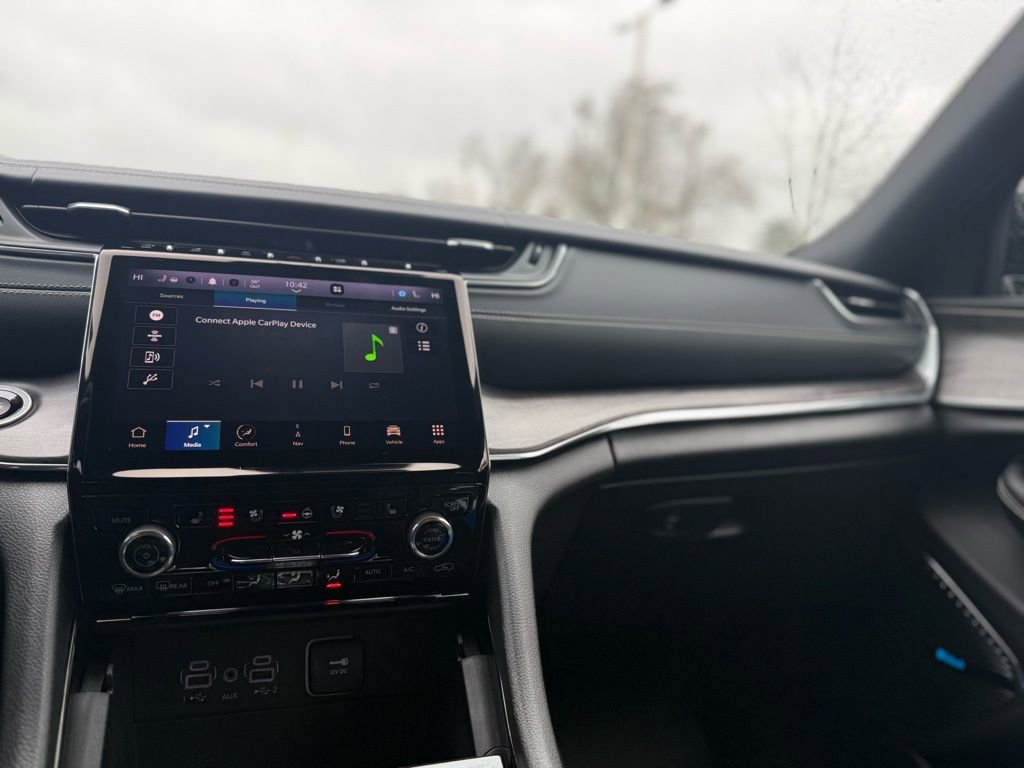 Used 2023 Jeep Grand Cherokee L Overland image 21