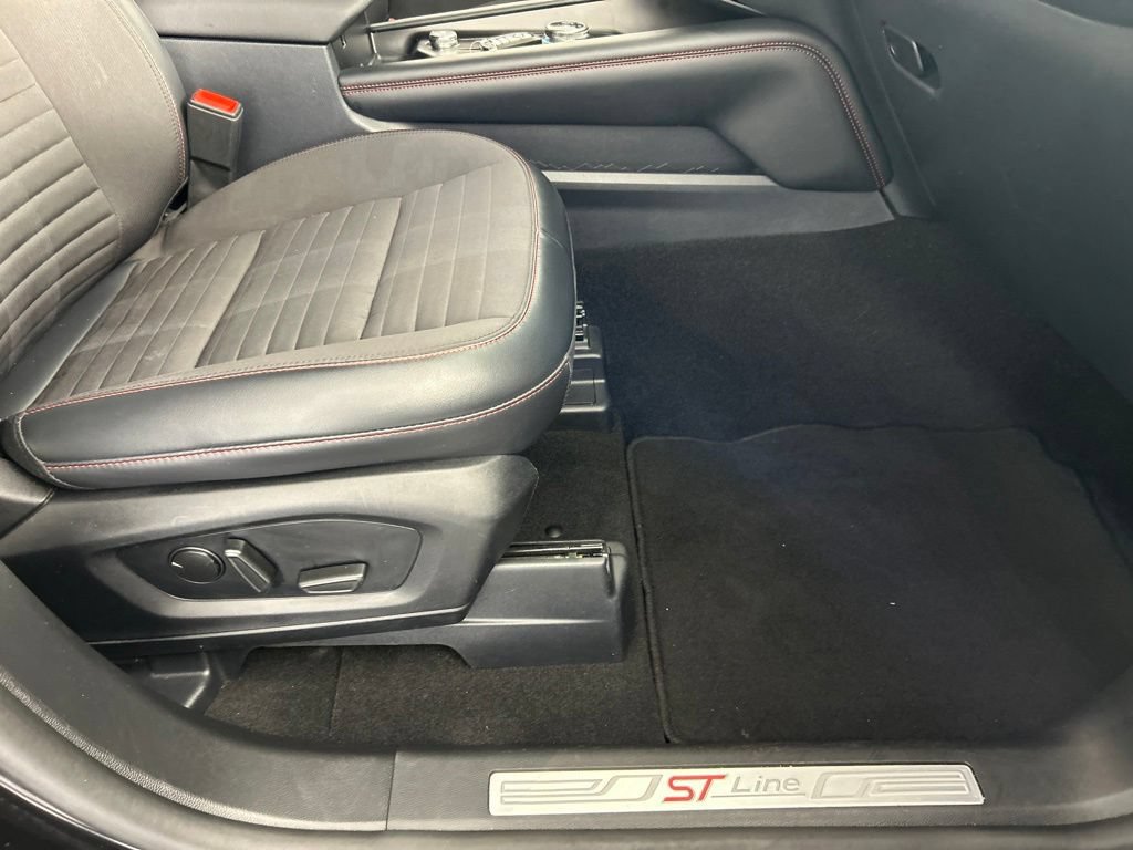 Used 2025 Ford Explorer ST-Line w/ ST-Line Street Pack AWD/4WD image 26