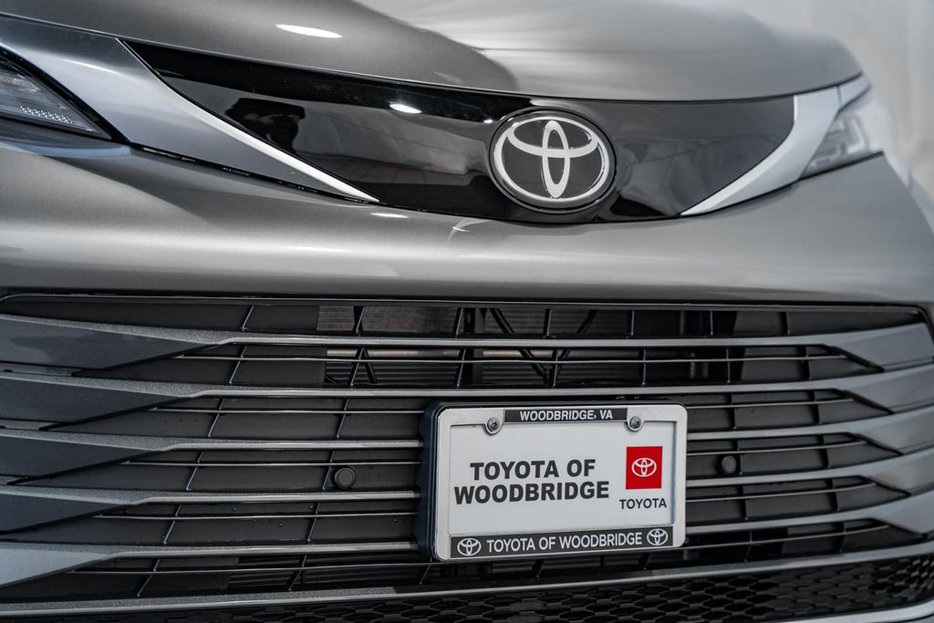 New 2026 Toyota Sienna Limited image 12