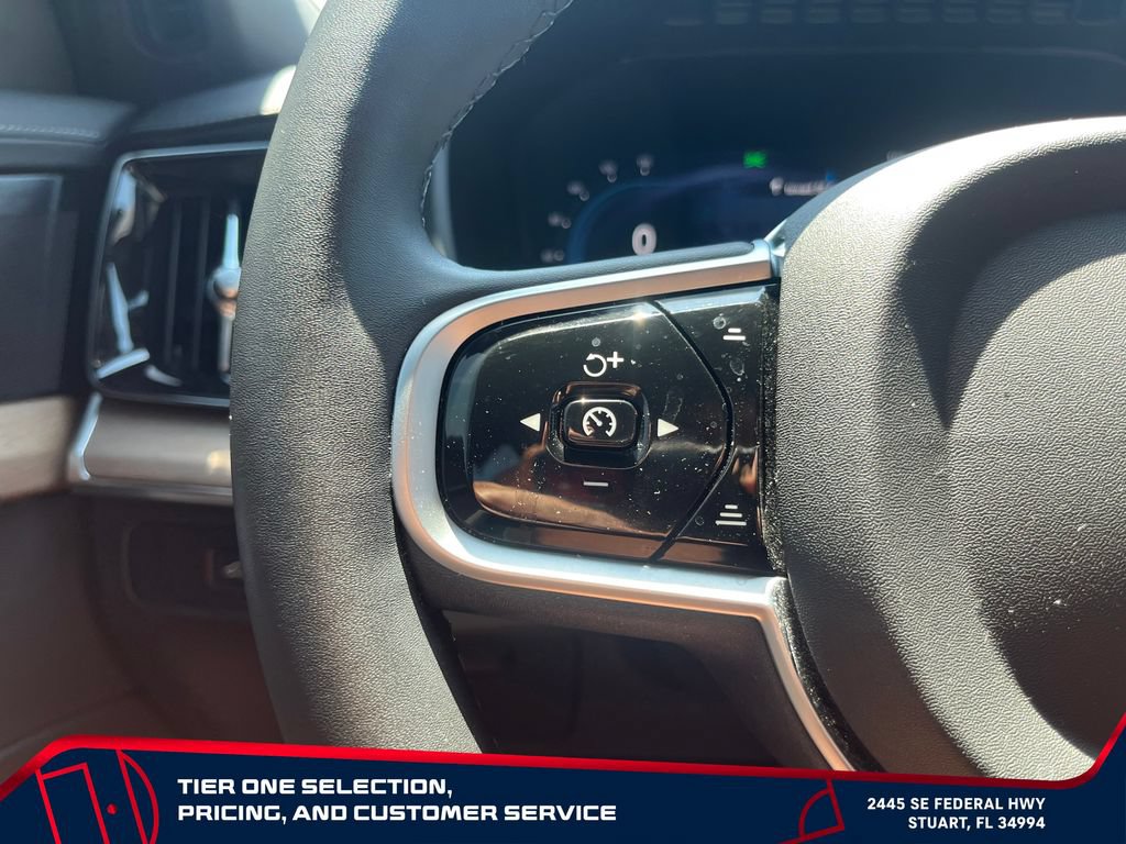 Used 2025 Volvo XC90 B6 Ultra w/ Protection Package Premier AWD/4WD image 24