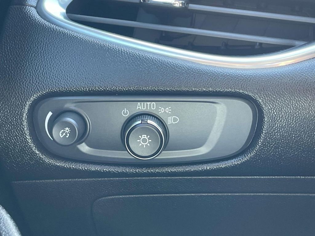 Used 2024 Chevrolet Malibu LT image 26