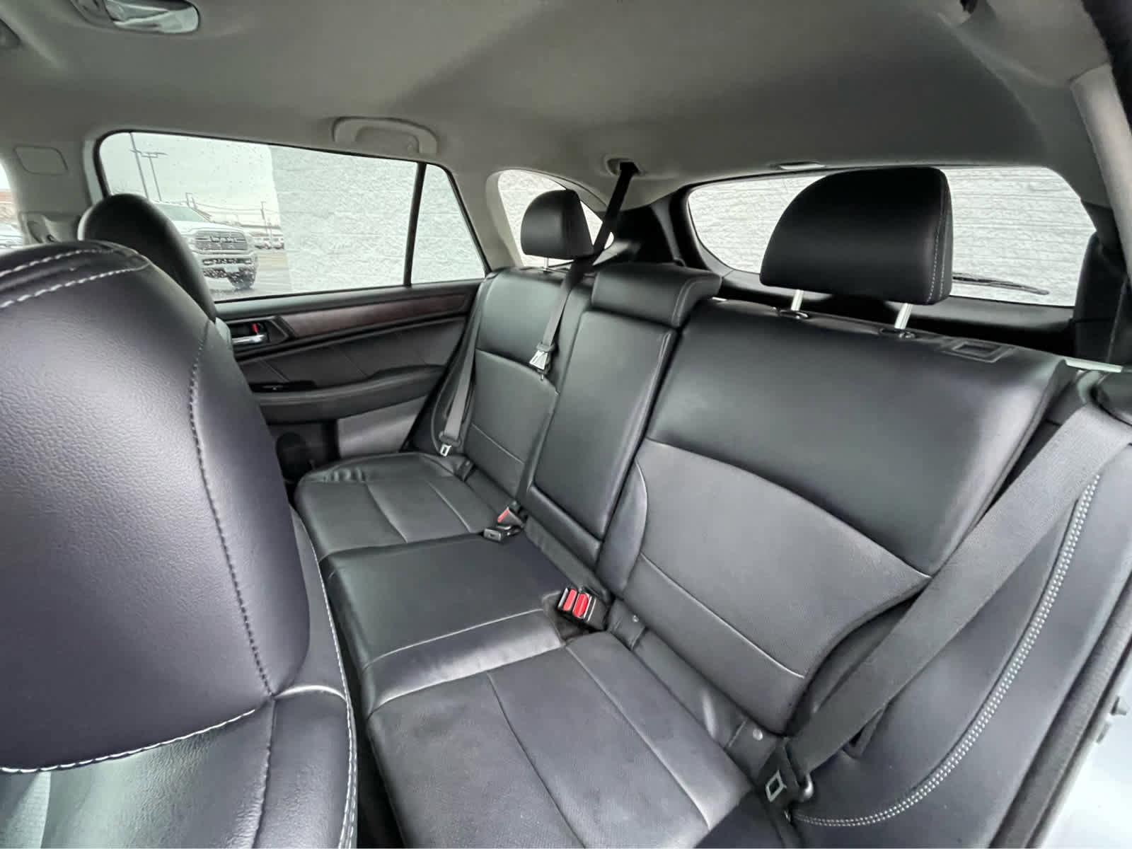 Used 2018 Subaru Outback 3.6R Limited image 23