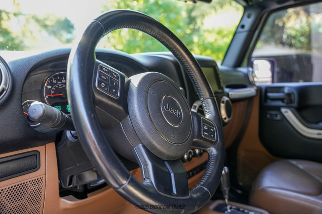 Used 2016 Jeep Wrangler Unlimited Rubicon w/ Connectivity Group image 30