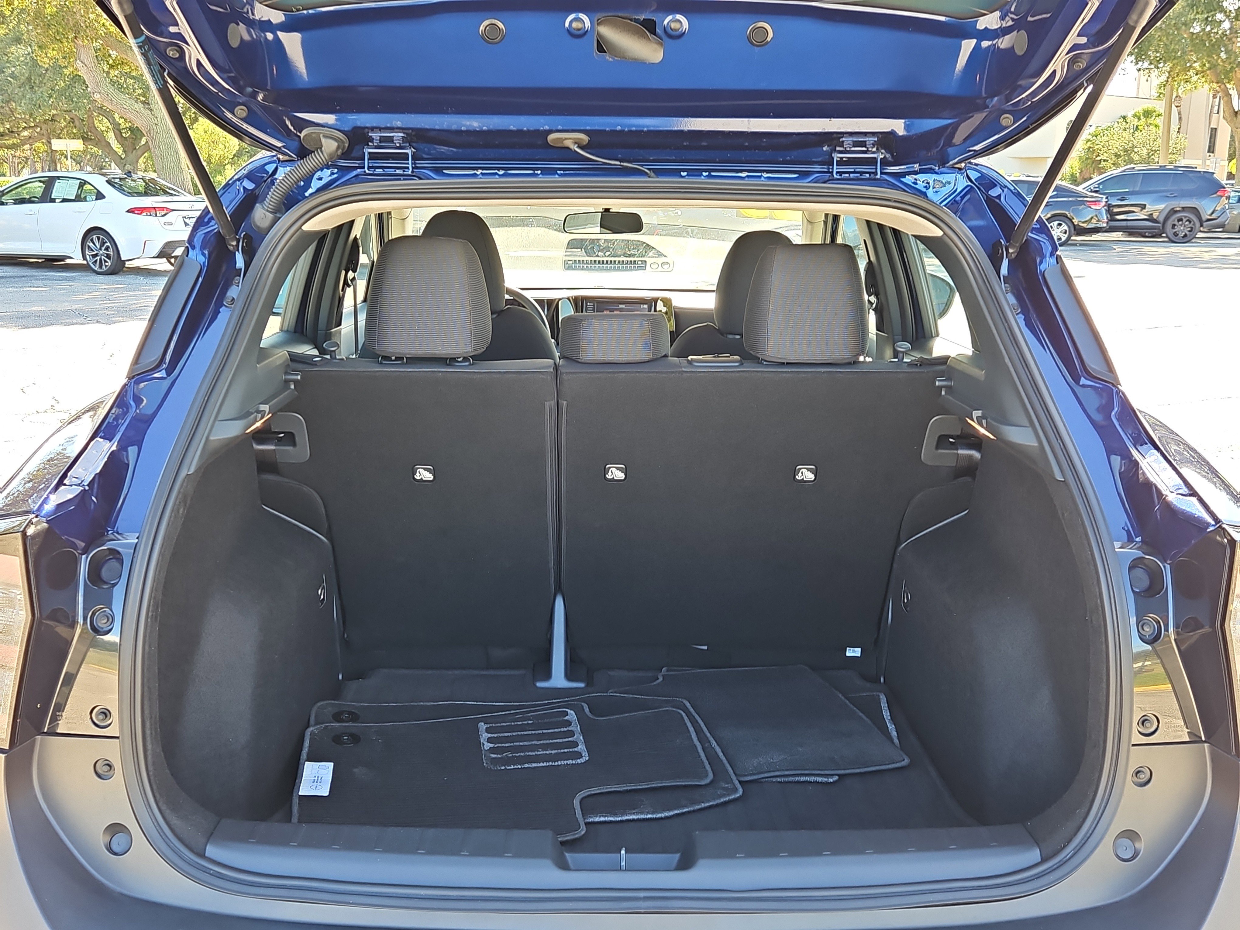 Used 2025 Nissan Kicks S FWD image 6