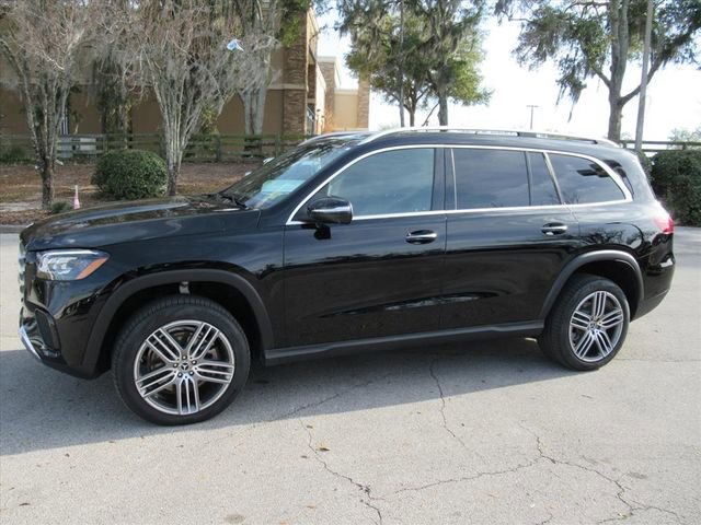Used 2025 Mercedes-Benz GLS 450 4MATIC image 4