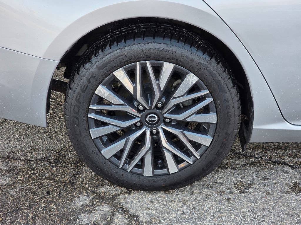 Used 2023 Nissan Altima 2.5 SV FWD image 15