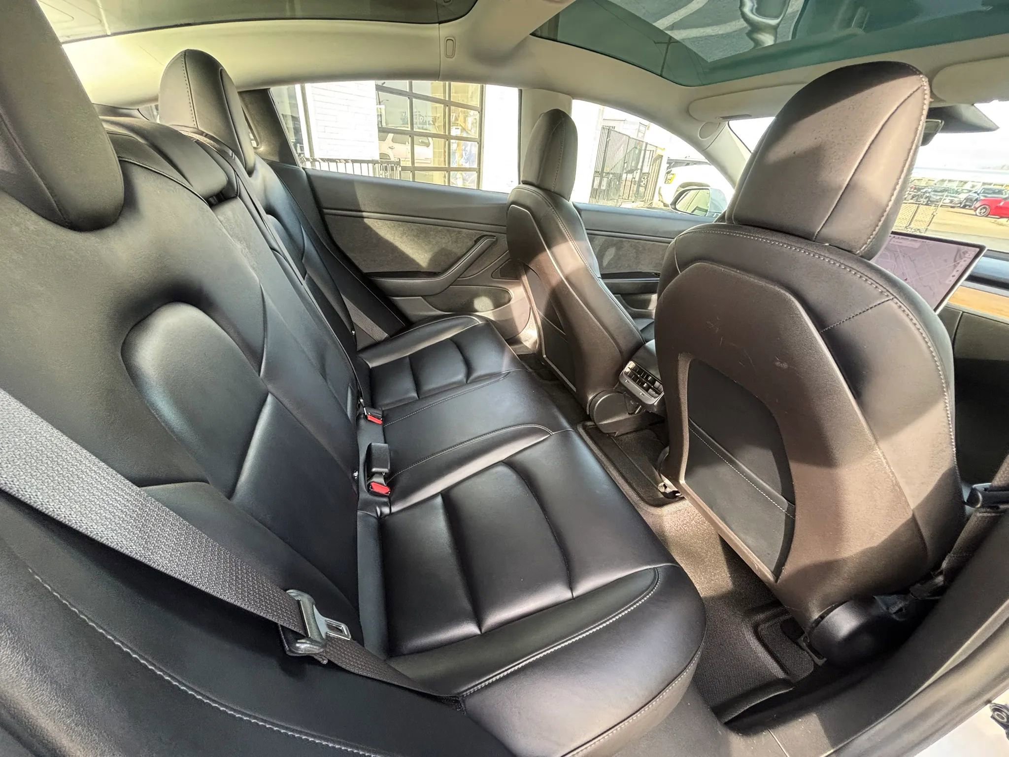 Used 2018 Tesla Model 3 Long Range image 15