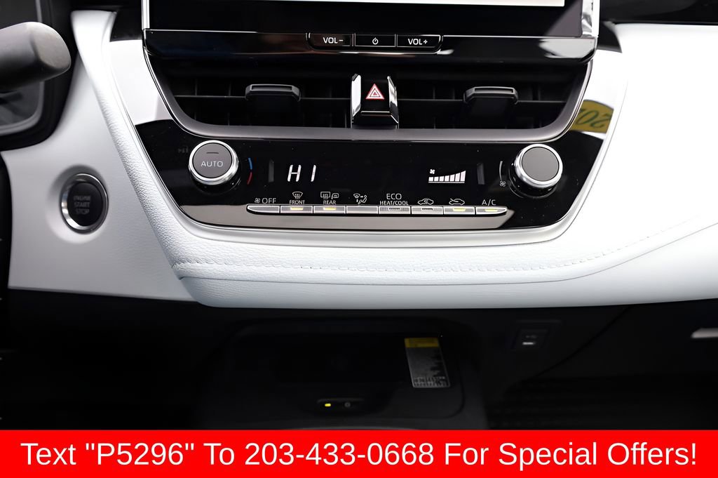 Certified 2025 Toyota Corolla SE w/ SE Premium Package FWD image 37