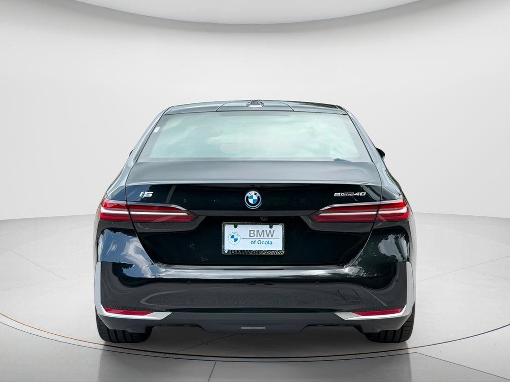 New 2027 BMW i5 eDrive40 w/ Premium Package RWD image 6