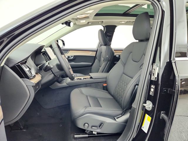 New 2026 Volvo XC90 B5 Core image 17