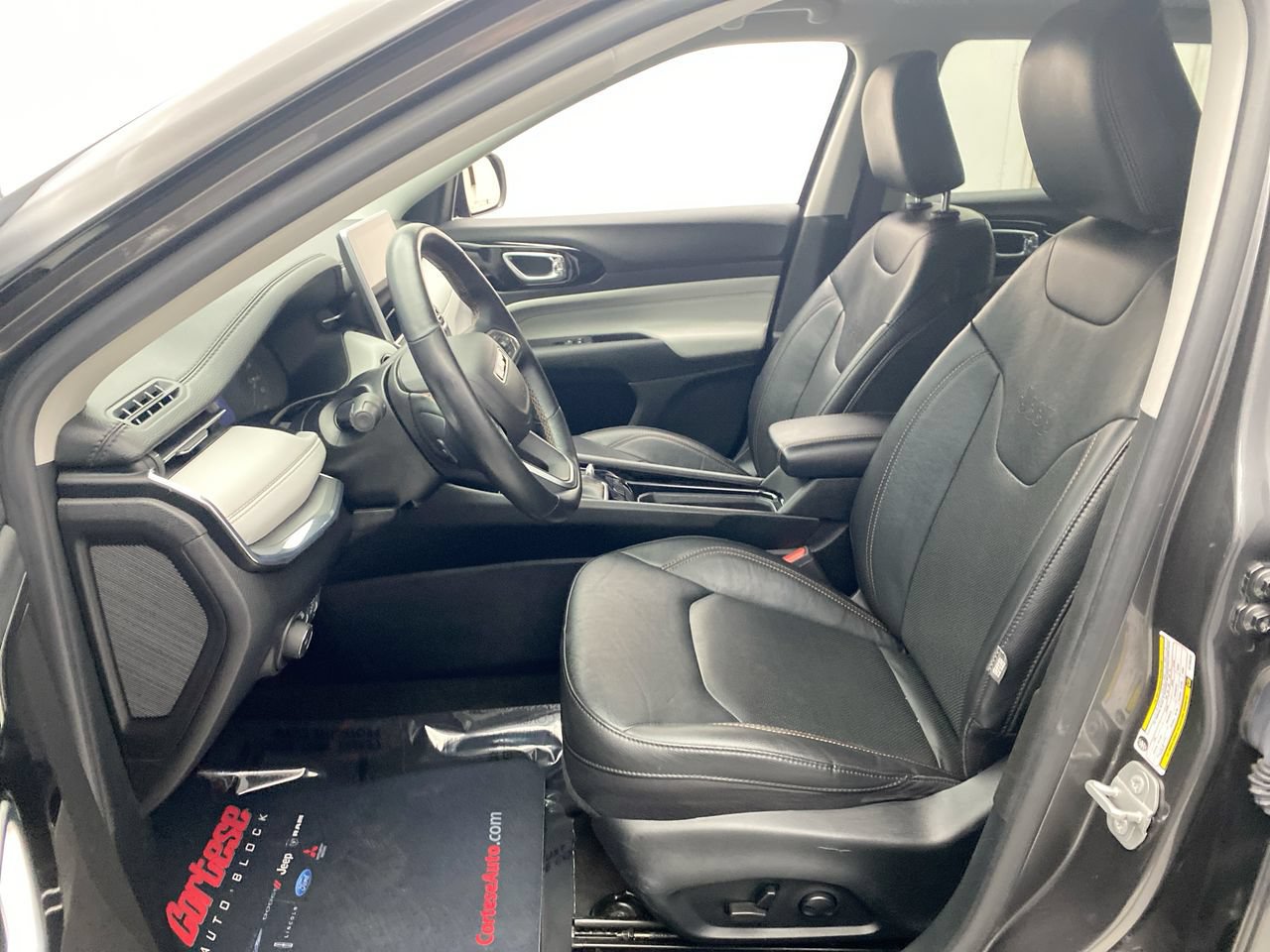 Used 2022 Jeep Compass Limited AWD/4WD image 14