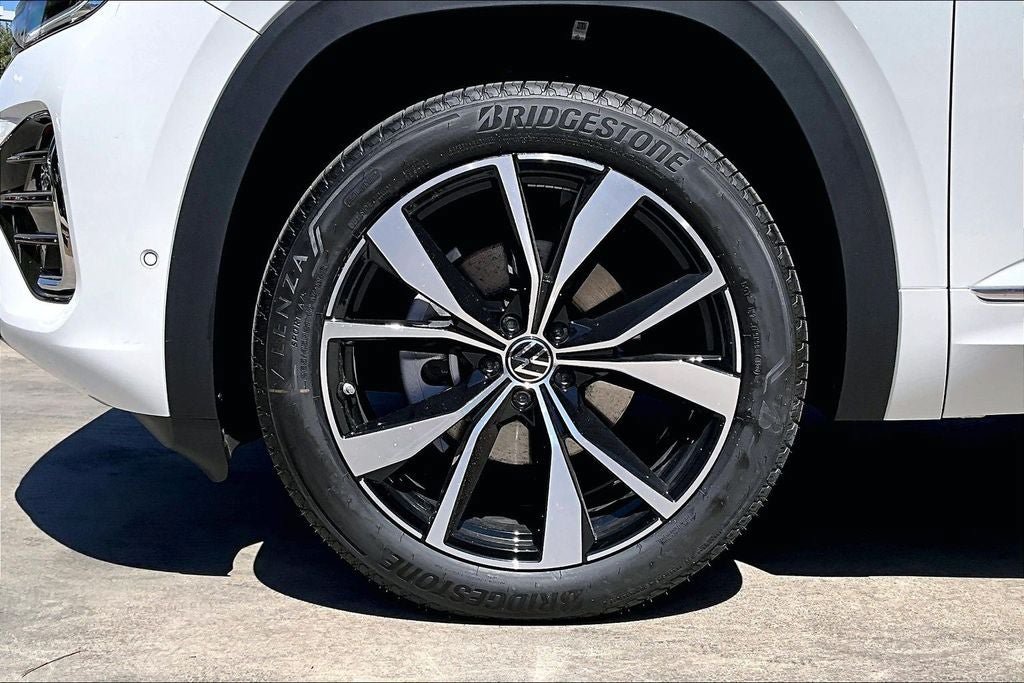 New 2026 Volkswagen Atlas SEL Premium R-Line AWD/4WD image 8