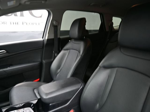 Used 2025 Kia Sportage EX image 16