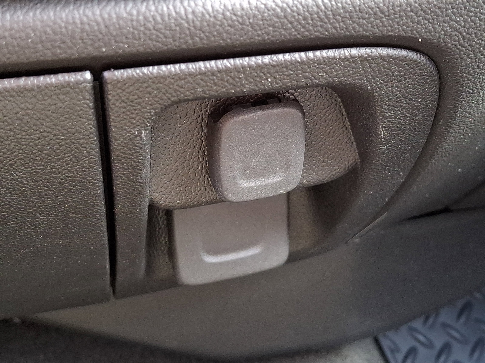 Used 2018 Chevrolet Silverado 1500 LT w/ All Star Edition image 28