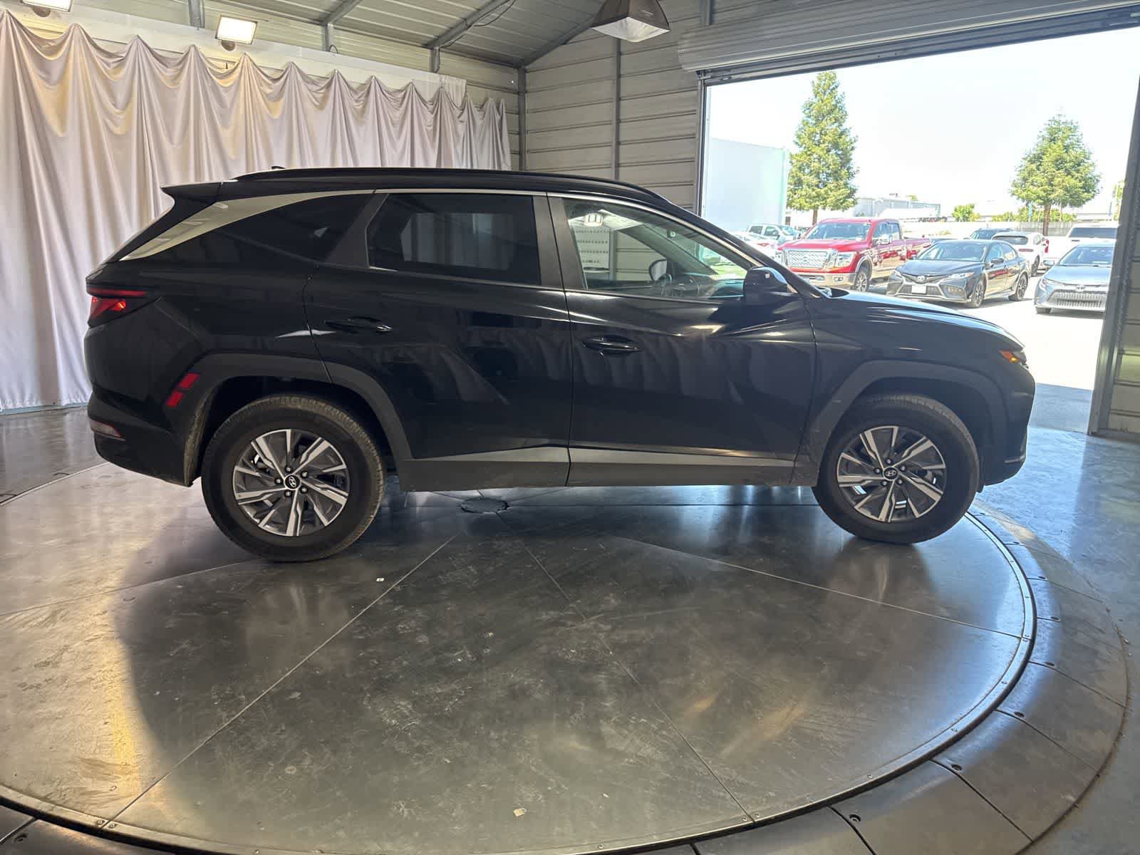 Used 2024 Hyundai Tucson Blue image 4