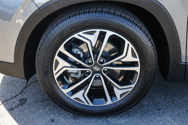 Used 2019 Hyundai Santa Fe Limited w/ Cargo Package FWD image 9
