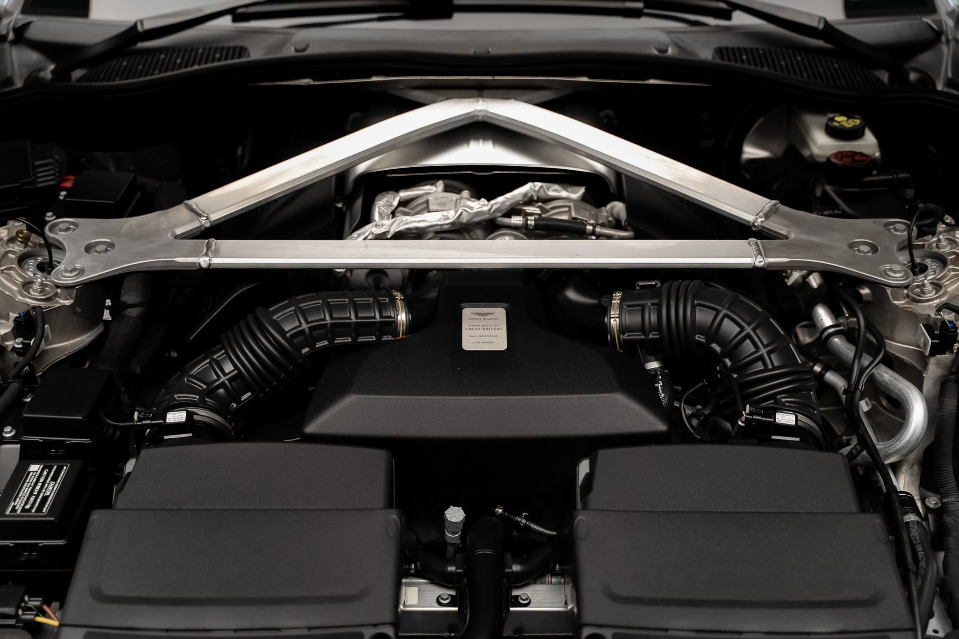Used 2023 Aston Martin V8 Vantage Roadster RWD image 68