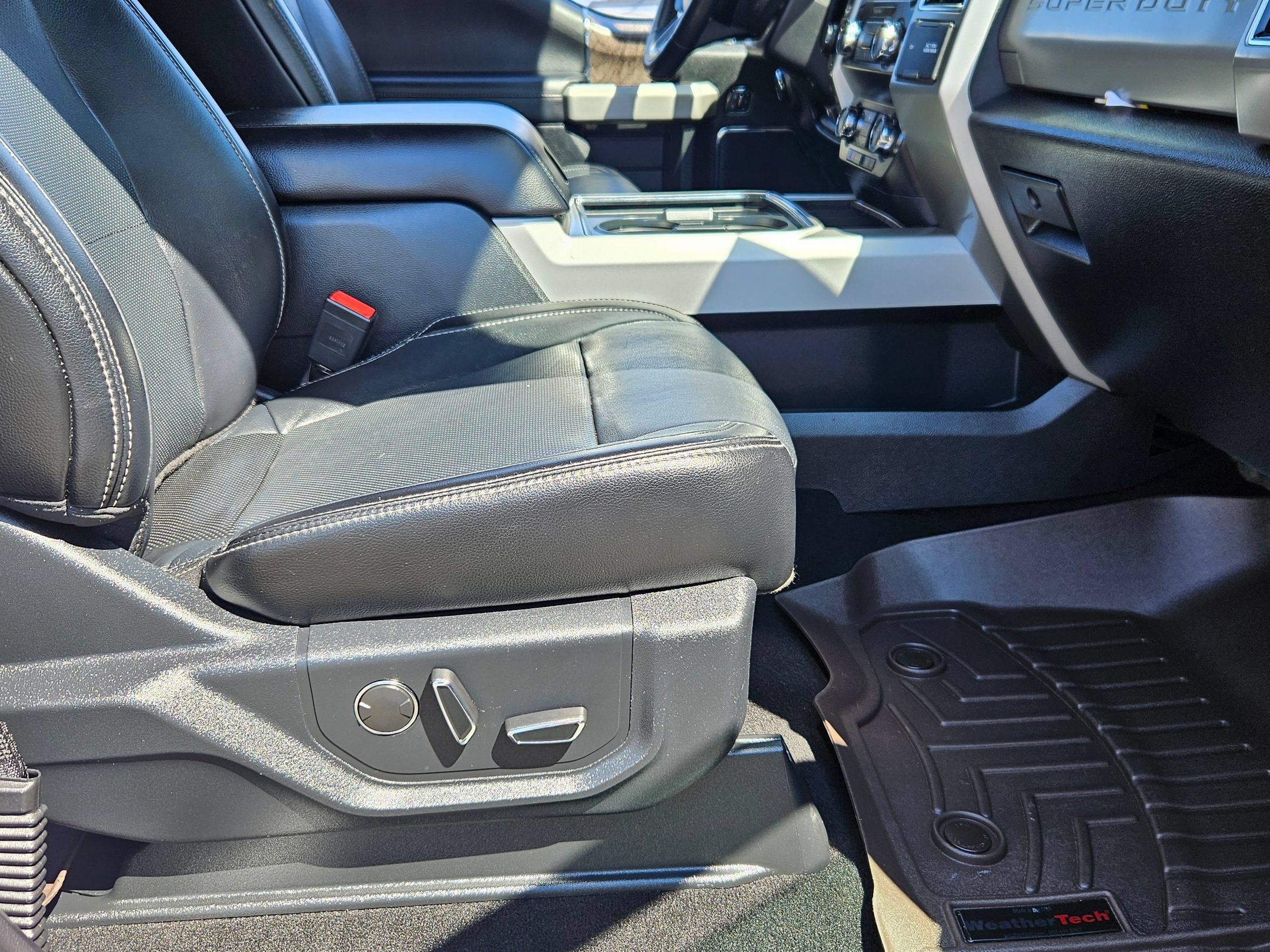Used 2019 Ford F350 Lariat w/ Lariat Ultimate Package AWD/4WD image 29