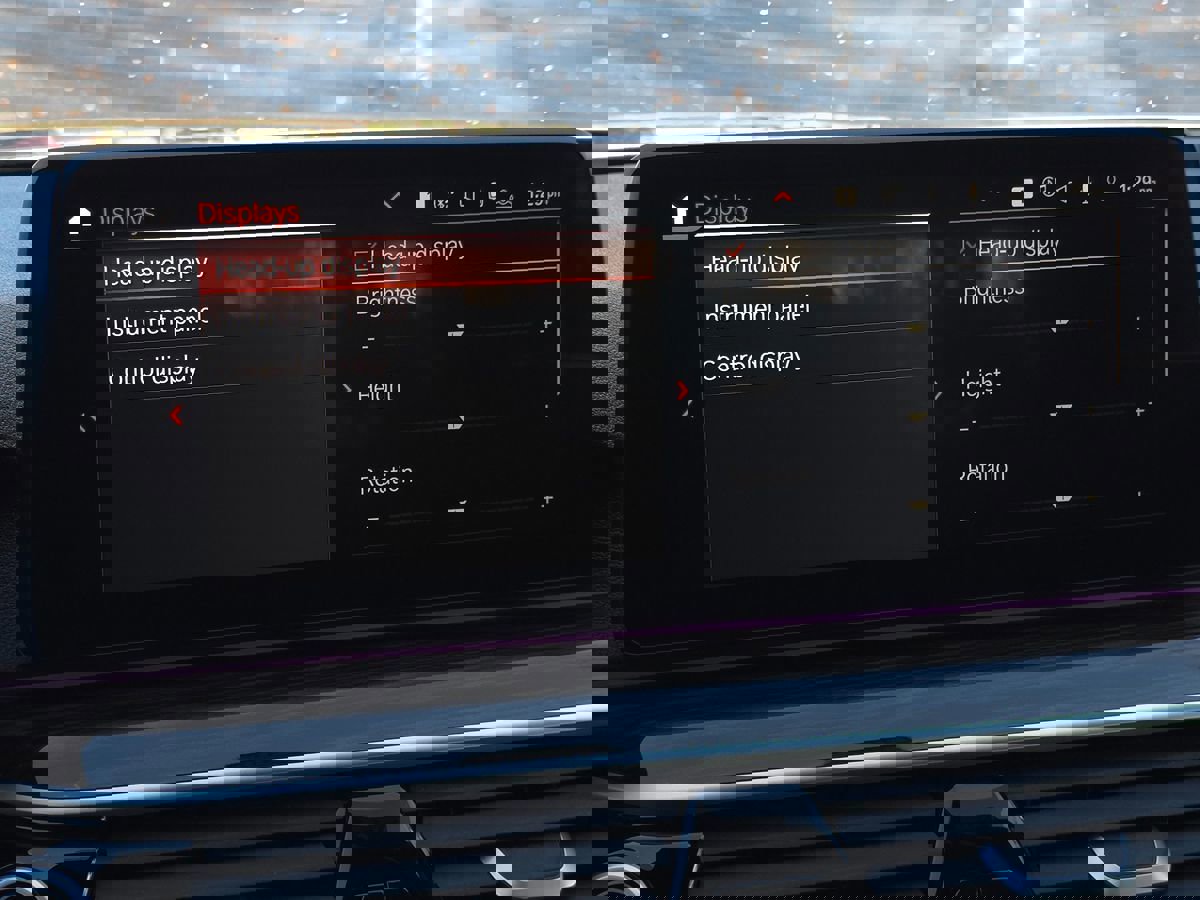 Used 2023 BMW 530e xDrive w/ Premium Package image 41