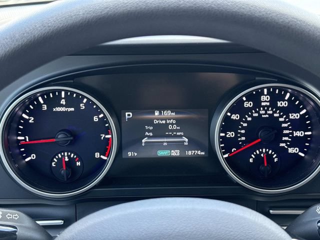 Used 2023 Kia Carnival LX FWD image 27