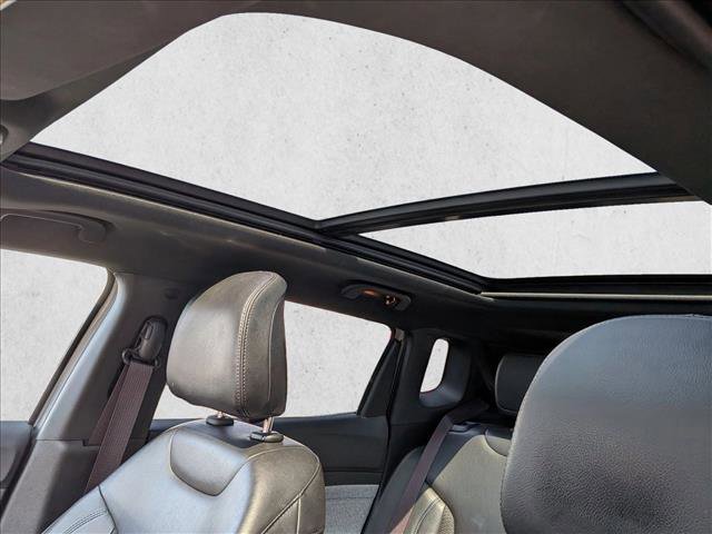 Used 2023 Jeep Compass Latitude w/ Sun and Sound Group image 13