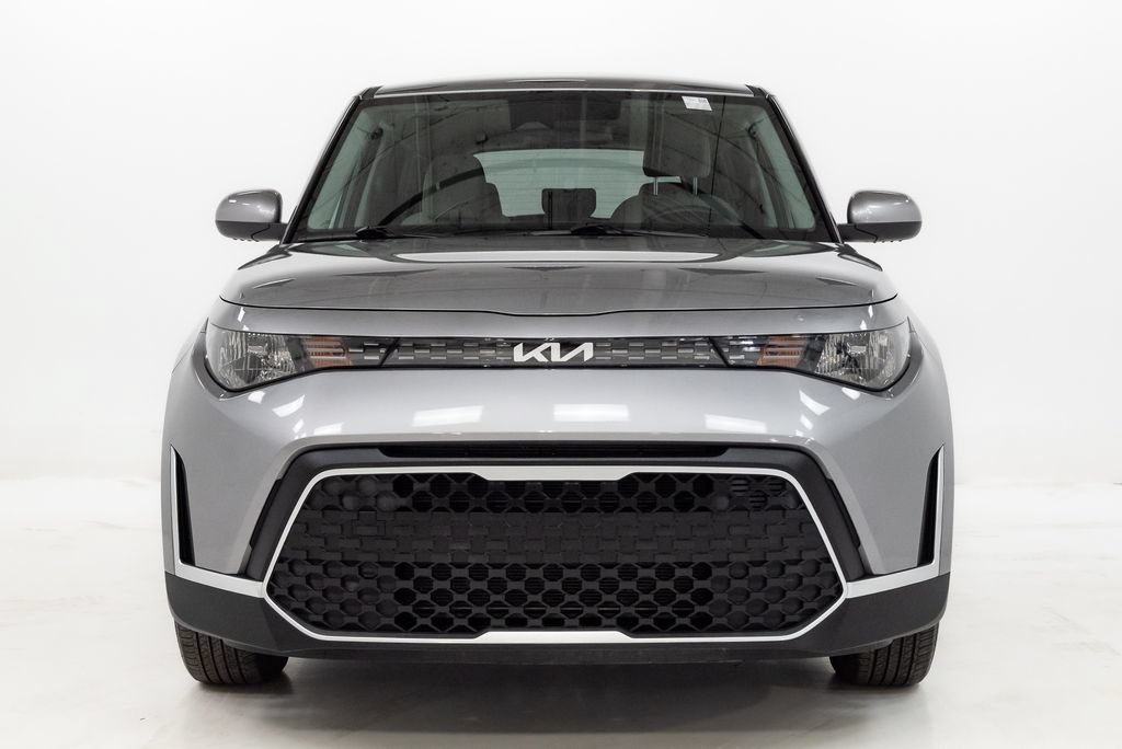 Certified 2025 Kia Soul LX w/ LX Technology Package FWD image 4
